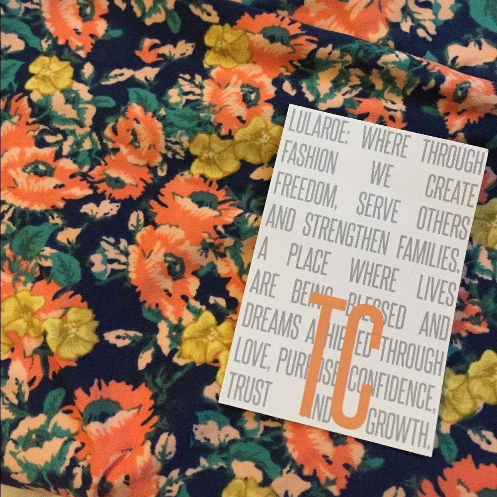 Lularoe Tall and Curvy Leggings peach navy floral